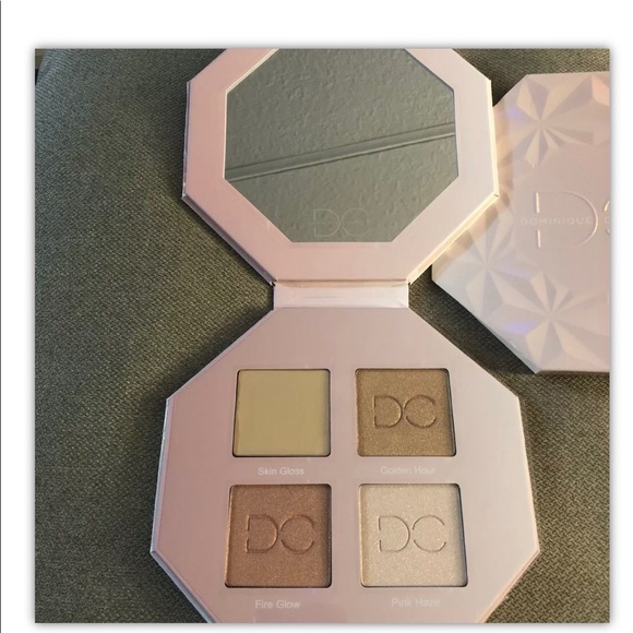 Makeup - Picture 2 of 4